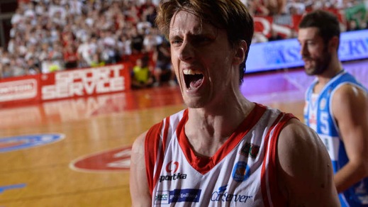 Polonara: «Che esempio dalle tifoserie!»