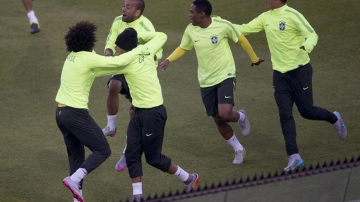 Brasile, Neymar e compagni danzano in allenamento