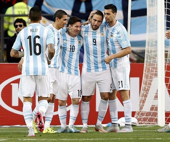 Higuain stende la Giamaica, Argentina ai quarti