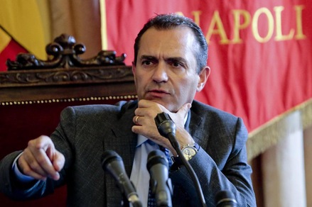 De Magistris: «De Laurentiis, non siamo in un cinepanettone»