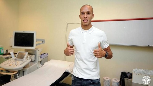Inter, Miranda a Milano: visite mediche e firma