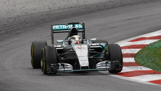 F1 Mercedes, Hamilton: «Team radio importanti per i piloti»