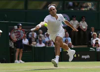 Wimbledon, Federer agli ottavi. Ma cede un set