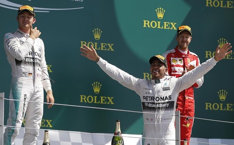 F1, Hamilton domina a Silverstone: che festa sul podio!