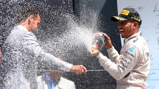 F1 Mercedes, Hamilton: «Una vittoria per il mio pubblico»