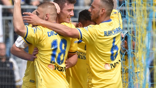 Frosinone, a destra cambio Rosi-Zanon