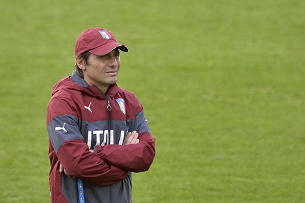 Applausi a Conte in vacanza: «Bravo, continua così»