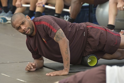 Roma, sollievo Maicon: niente lesioni