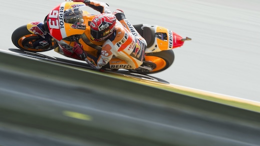 MotoGp Sachsenring: Marquez, pole da record. Rossi solo sesto