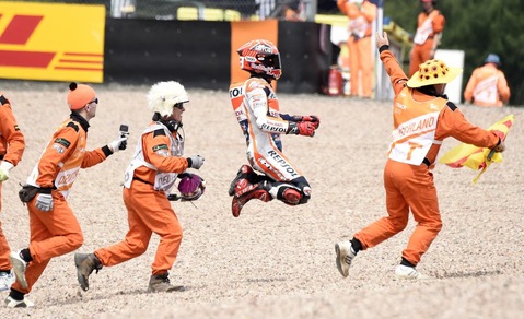 MotoGp Sachsenring, Marquez padrone assoluto