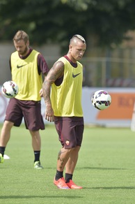 Roma, tornano i nazionali. De Rossi-Nainggolan al lavoro