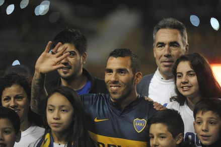 Tevez, il gran ritorno. E Maradona lo ringrazia