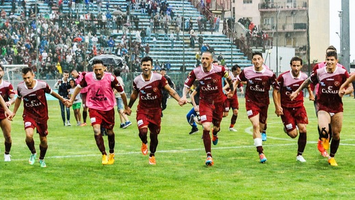 Reggina, è capolinea. Niente iscrizione