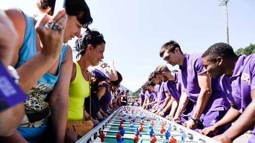 Fiorentina, sfida a biliardino con i tifosi