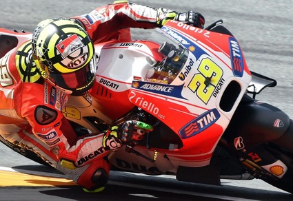 Passione Lamborghini per Iannone: guida una Huracàn