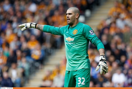 Calciomercato Manchester United: «Mourinho mette alla porta Valdes»