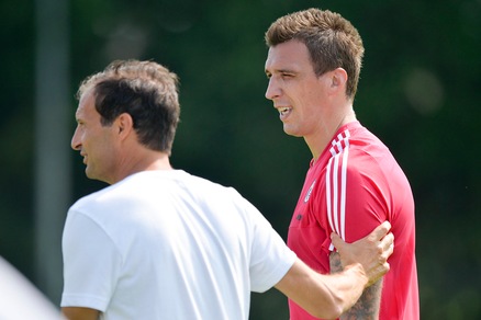 La Juve si allena a Vinovo: in campo anche Mandzukic