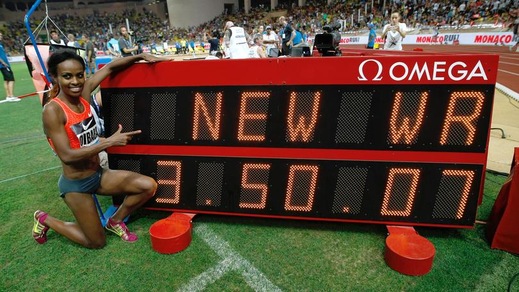 Atletica, storico record della Dibaba sui 1500