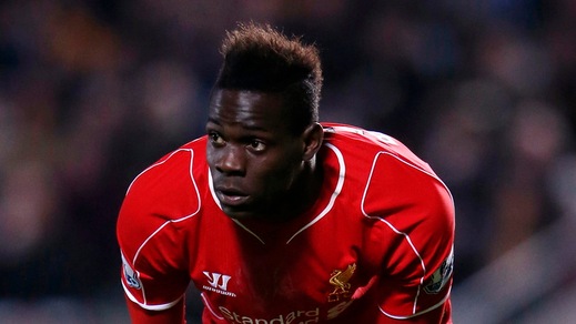 Balotelli, niente tournée? Si diverte in casa con gli amici