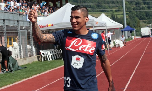 Napoli, ecco Allan: visite mediche e bagno di folla a Dimaro