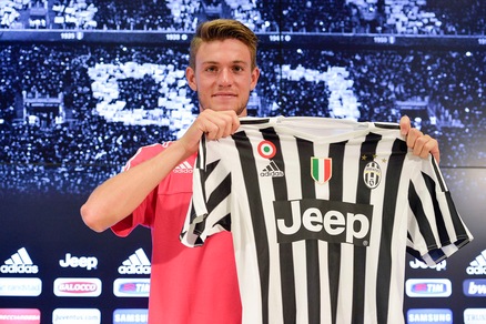 Juve, Rugani si presenta. Avrà la maglia numero 24