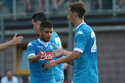 Napoli-Feralpi 5-2, bravi Insigne e Mertens