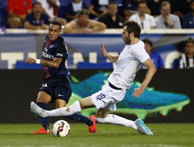 Psg, scoppia il caso Van der Wiel