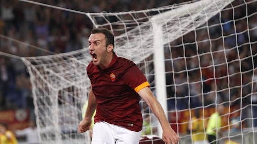 Bologna-Brienza: sì. A destra Torosidis