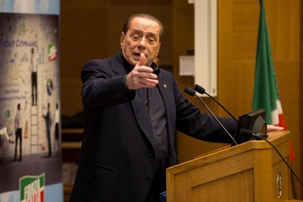 Berlusconi: «Vado in Russia». Putin lo vuole