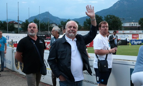 De Laurentiis: «Una sorpresa entro il 31 agosto»