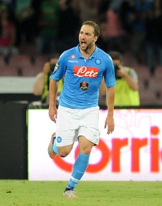 Napoli, Higuain a Dimaro con un giorno di anticipo