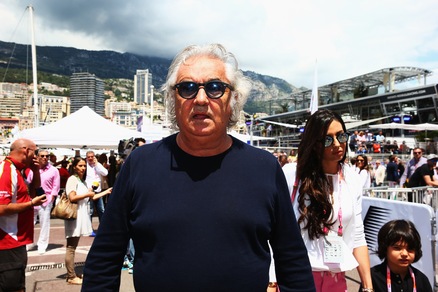 F1, Briatore: «Dai Ferrari, batti la Mercedes!»