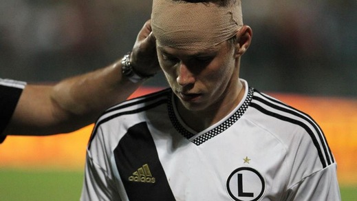 In Albania partita sospesa. Giocatore polacco ferito dagli spalti