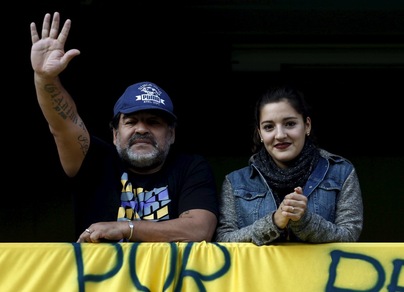 Maradona a Claudia: «Dammi 9 milioni»