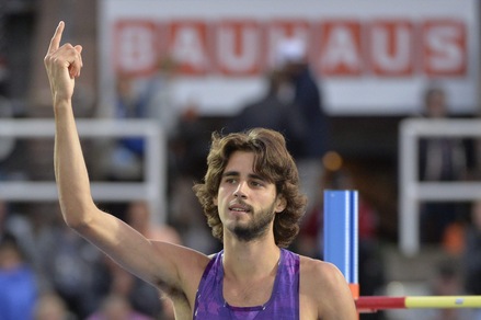 Tamberi da record: vola a 2.37