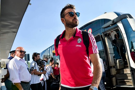 La Juve in partenza per Shanghai: c'è Barzagli