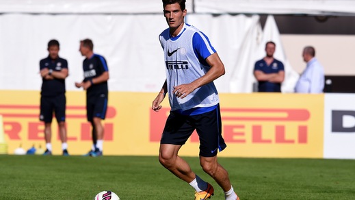 Bologna, nel mirino Andreolli e Destro