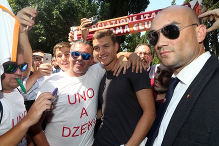 Delirio a Roma, tutti pazzi per Dzeko
