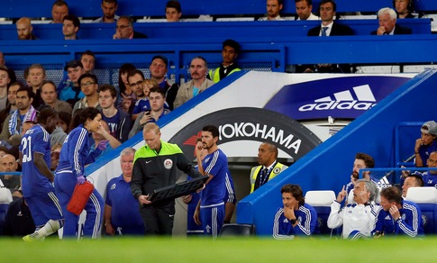 Mou smentito: Eva chiamata dall'arbitro