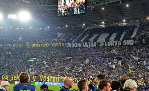 Il Coni sospende la squalifica per la curva Juve