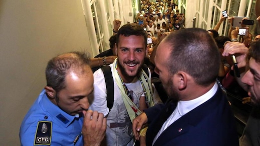 Bologna, tutti pazzi per Destro!