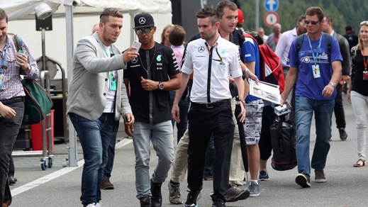 Gp Belgio: rosario e occhiali a specchio, Hamilton a Spa