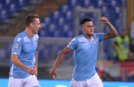 Serie A, Lazio-Bologna 2-1: Kishna show. Biglia, gol e infortunio