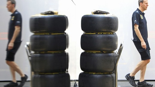 F1 Pirelli, Hembery: «Strategia a due pit-stop»