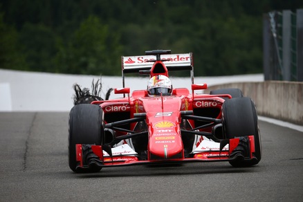 Il Gp del Belgio è di Hamilton. A Vettel scoppia una gomma