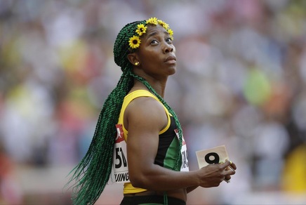 Margherite e treccine verdi, la Fraser-Pryce colora Pechino e si prende i 100