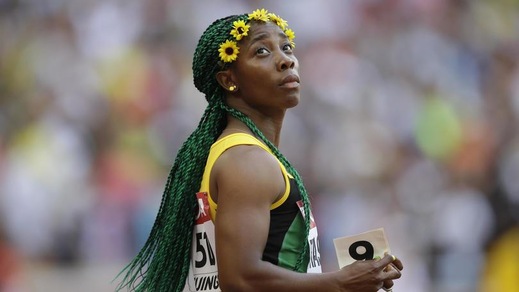 Margherite e treccine verdi, la Fraser-Pryce colora Pechino e si prende i 100