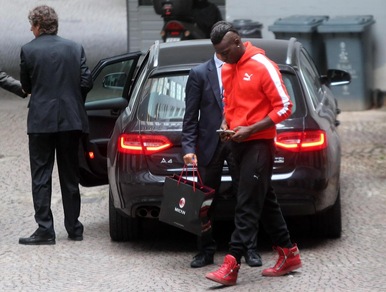 Milan, Balotelli è tornato: in corso le visite mediche