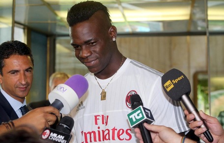 Balotelli: «Milan nel cuore». E taglia la cresta