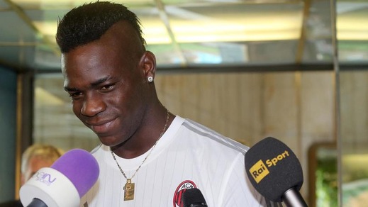 Balotelli: «Milan nel cuore». E taglia la cresta